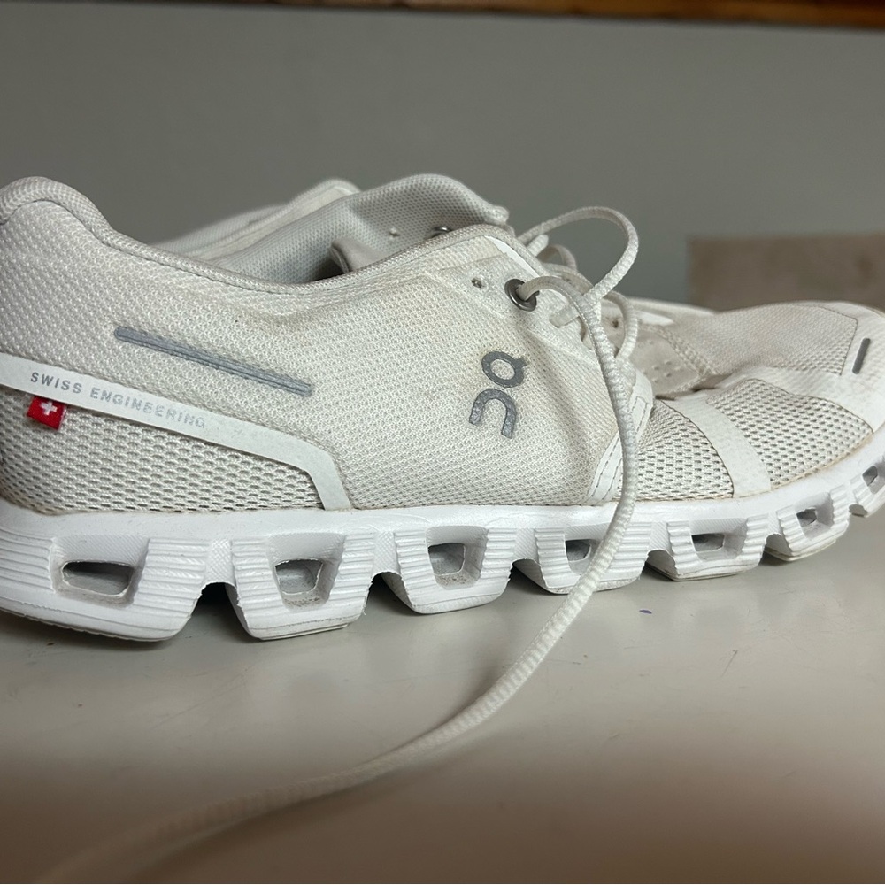 On Cloud 6 White Mesh Running Sneakers